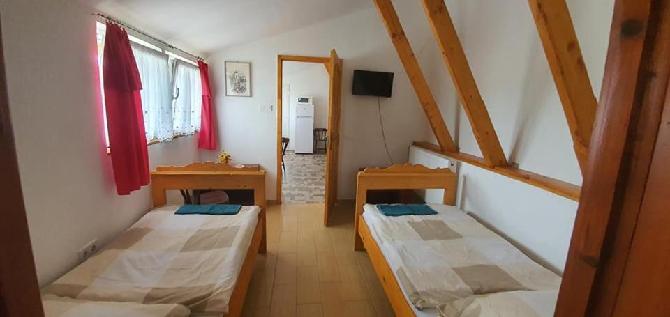 MarosleleAnna Apartman公寓 外观 照片