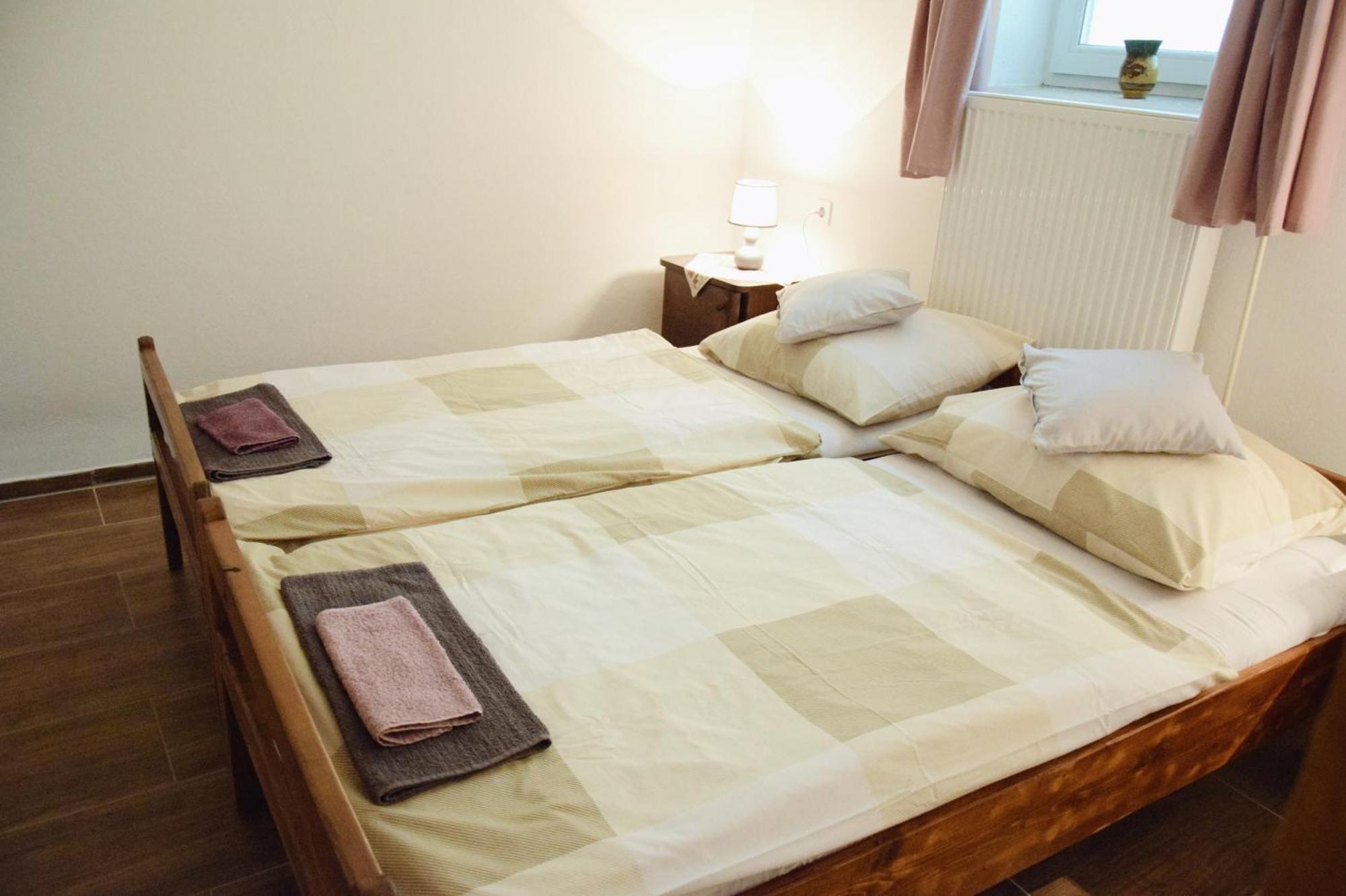 MarosleleAnna Apartman公寓 外观 照片