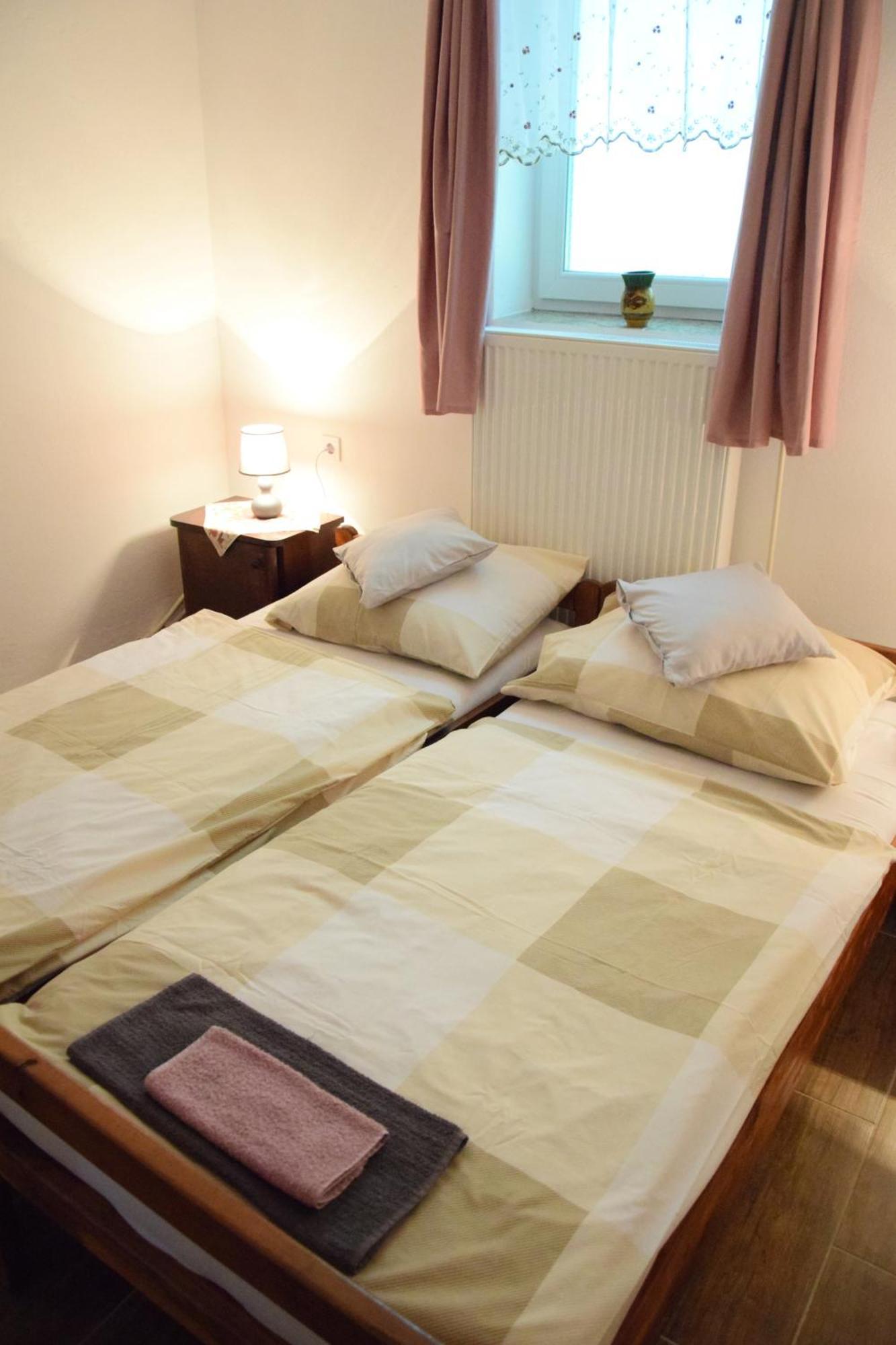 MarosleleAnna Apartman公寓 外观 照片