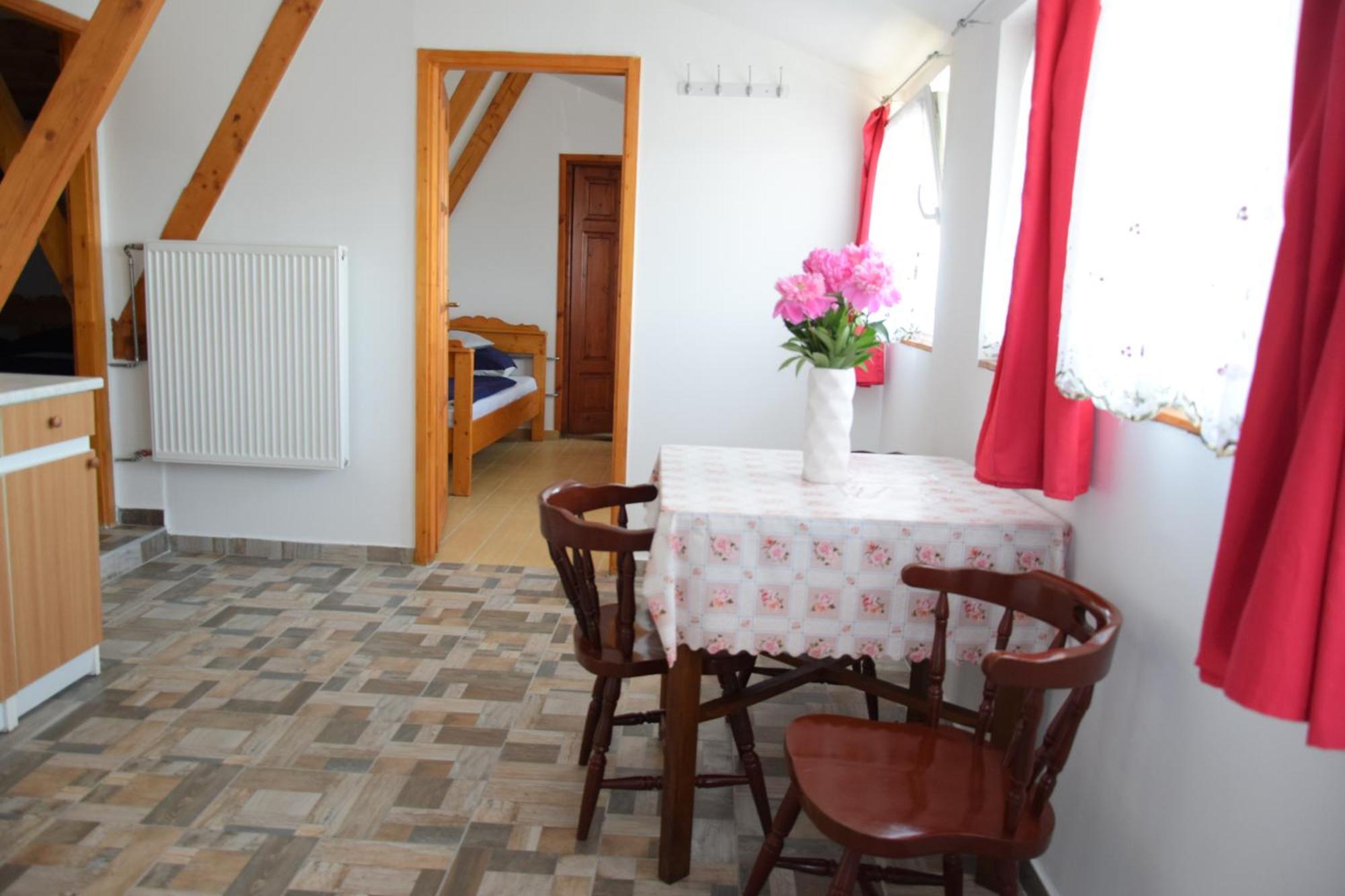 MarosleleAnna Apartman公寓 外观 照片